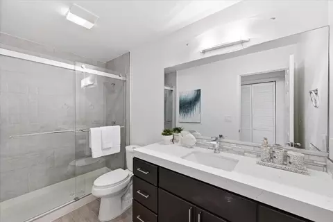 Bath - 99 E Middlefield Rd 34, Mountain View, CA 94043 photo 4 of 5