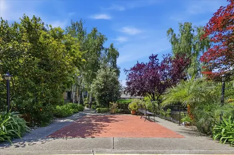 Exterior - 99 E Middlefield Rd 34, Mountain View, CA 94043 photo 2 of 10