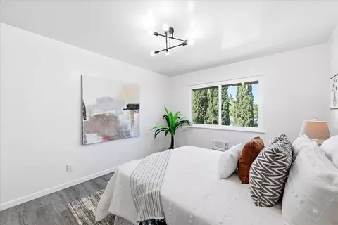 Bedroom - 99 E Middlefield Rd 34, Mountain View, CA 94043 photo 3 of 8