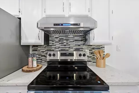 Kitchen - 99 E Middlefield Rd 34, Mountain View, CA 94043 photo 5 of 5