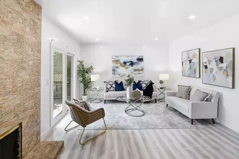 Living - 99 E Middlefield Rd 34, Mountain View, CA 94043 photo 5 of 5