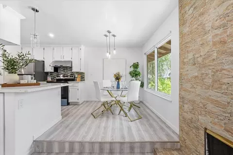 Dining - 99 E Middlefield Rd 34, Mountain View, CA 94043 photo 4 of 5