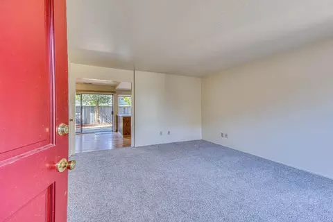Living - 19100 Creekside Pl, Salinas, CA 93908 photo 1 of 4