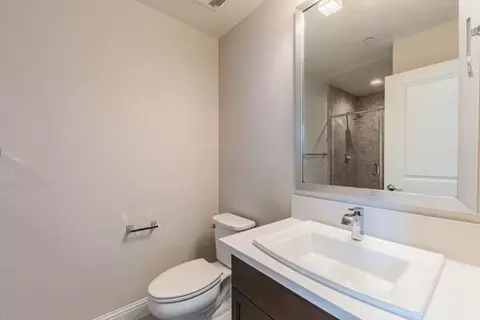 Bath - 3027 Andesite Dr, Marina, CA 93933 photo 3 of 3