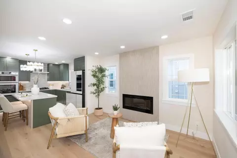 Living - 936 Camelia St, Berkeley, CA 94710 photo 1 of 2