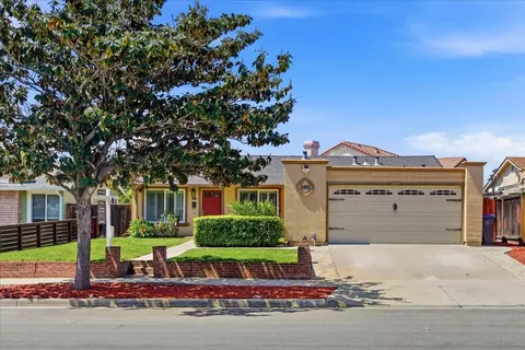 2425 Fallingtree Dr, San Jose, CA 95131