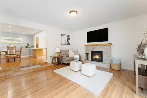 Living - 9465 Valley Oak Way, Prunedale, CA 93907 photo 5 of 6