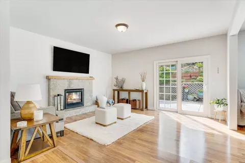 Living - 9465 Valley Oak Way, Prunedale, CA 93907 photo 4 of 6