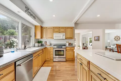 Kitchen - 9465 Valley Oak Way, Prunedale, CA 93907 photo 4 of 4