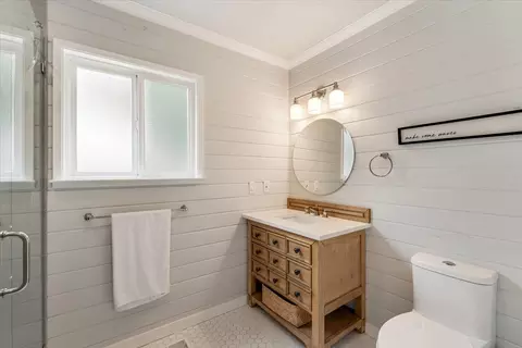 Bath - 9465 Valley Oak Way, Prunedale, CA 93907 photo 1 of 3