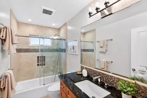 Bath - 1422 Wright Ave, Sunnyvale, CA 94087 photo 2 of 2