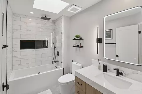 Bath - 34 Corte Oriental, Greenbrae, CA 94904 photo 4 of 6