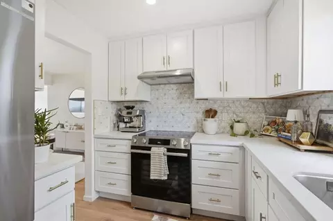 Kitchen - 34 Corte Oriental, Greenbrae, CA 94904 photo 3 of 4