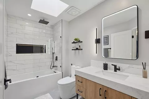 Bath - 34 Corte Oriental, Greenbrae, CA 94904 photo 3 of 6