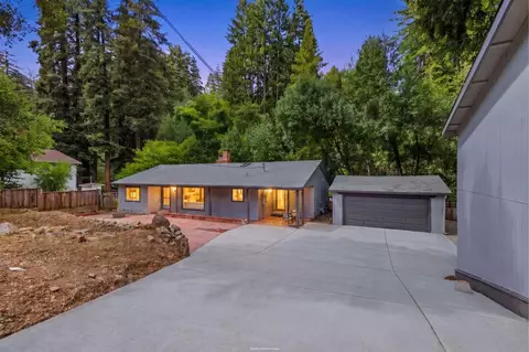 12 Haven Ln, Boulder Creek, CA 95006