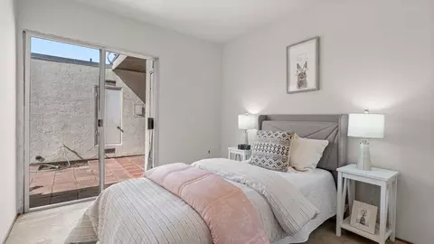 Bedroom - 536 Cascade Dr, Sunnyvale, CA 94087 photo 1 of 6