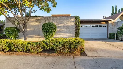 Exterior - 536 Cascade Dr, Sunnyvale, CA 94087 photo 4 of 10