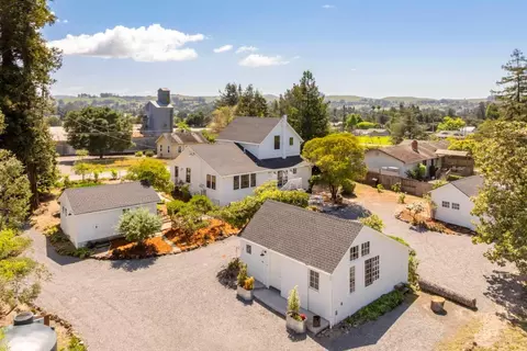 2212 Magnolia Ave, Petaluma, CA 94952