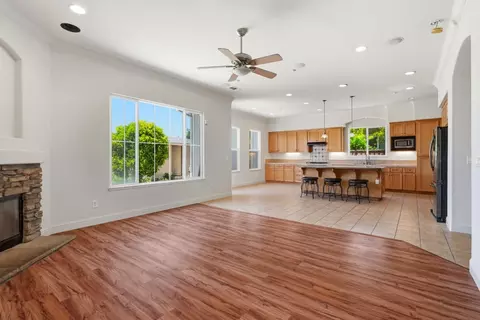 Living - 881 Trestle Pt, Lathrop, CA 95330 photo 2 of 6