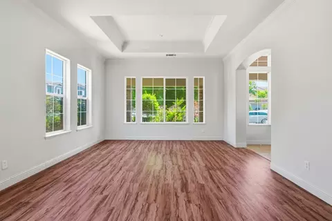 Living - 881 Trestle Pt, Lathrop, CA 95330 photo 4 of 6