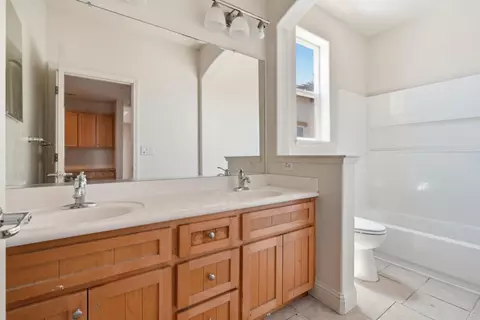 Entry Way - 881 Trestle Pt, Lathrop, CA 95330 photo 4 of 4