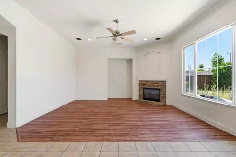Living - 881 Trestle Pt, Lathrop, CA 95330 photo 1 of 6