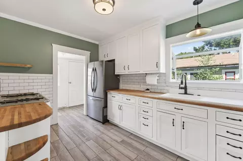 6677 Brann St, Oakland, CA 94605