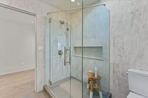 Bath - 102 Long Leaf Ln, Aptos, CA 95003 photo 3 of 5