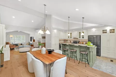3900 Thousand Oaks Dr, San Jose, CA 95136