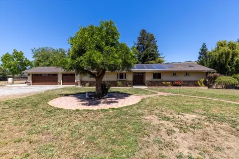 Exterior - 10346 New Ave, Gilroy, CA 95020 photo 2 of 10
