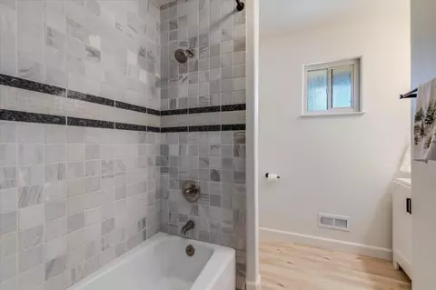 Bath - 10346 New Ave, Gilroy, CA 95020 photo 3 of 4