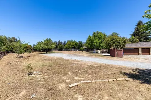 Exterior - 10346 New Ave, Gilroy, CA 95020 photo 4 of 10