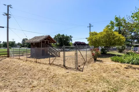 Exterior - 10346 New Ave, Gilroy, CA 95020 photo 5 of 10