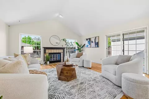 Living - 635 Tami Way, Mountain View, CA 94041 photo 2 of 3