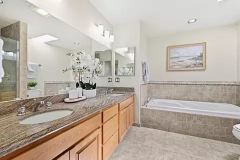 Bath - 635 Tami Way, Mountain View, CA 94041 photo 2 of 4