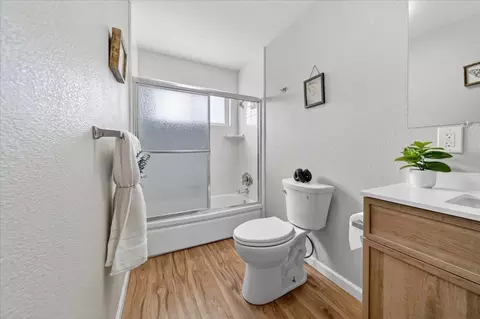 Bath - 782 Fairfax Dr, Salinas, CA 93901 photo 5 of 5