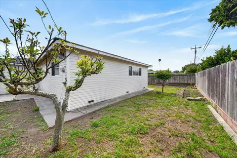 Exterior - 782 Fairfax Dr, Salinas, CA 93901 photo 4 of 5