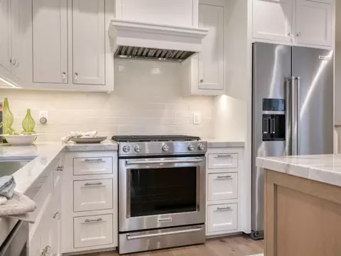 Kitchen - 4 NE 10th Msn, Carmel, CA 93921 photo 4 of 5