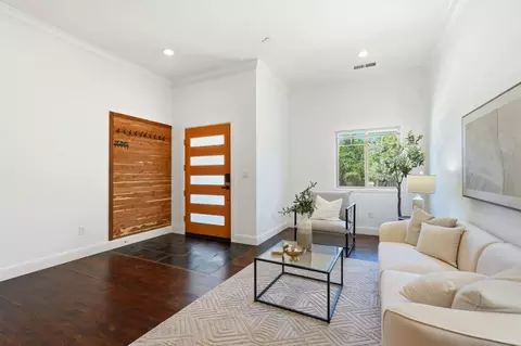 Entry Way - 23051 23051a Henry Ln, Hayward, CA 94541 photo 2 of 4