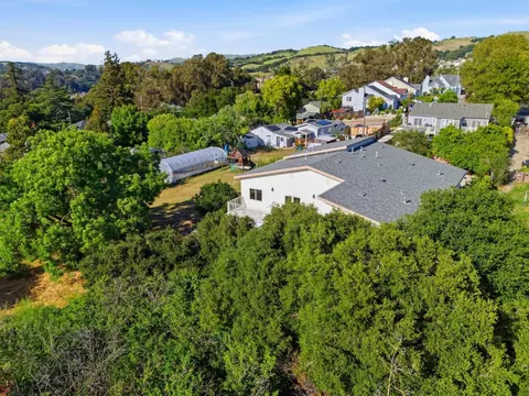 View/Area - 23051 23051a Henry Ln, Hayward, CA 94541 photo 2 of 9