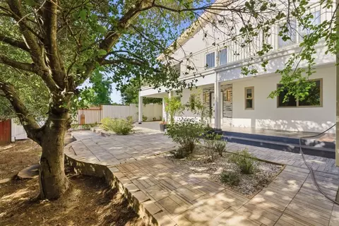 Exterior - 23051 23051a Henry Ln, Hayward, CA 94541 photo 10 of 13