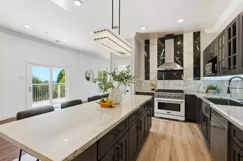 Kitchen - 23051 23051a Henry Ln, Hayward, CA 94541 photo 3 of 6