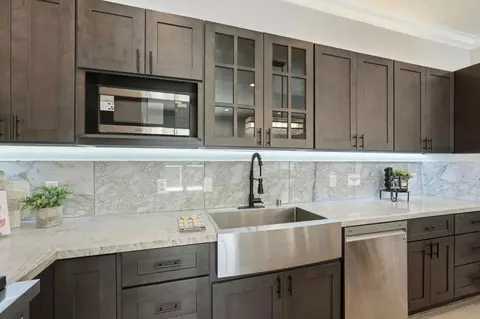 Kitchen - 23051 23051a Henry Ln, Hayward, CA 94541 photo 4 of 6