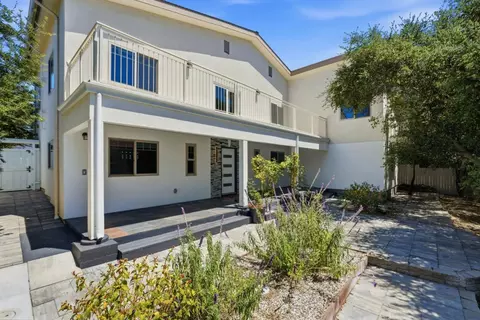 Exterior - 23051 23051a Henry Ln, Hayward, CA 94541 photo 9 of 13