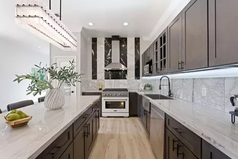 Kitchen - 23051 23051a Henry Ln, Hayward, CA 94541 photo 2 of 6