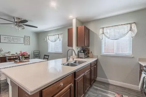 Kitchen - 400 Granada St, Soledad, CA 93960 photo 2 of 3