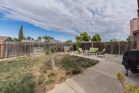 Exterior - 400 Granada St, Soledad, CA 93960 photo 6 of 9