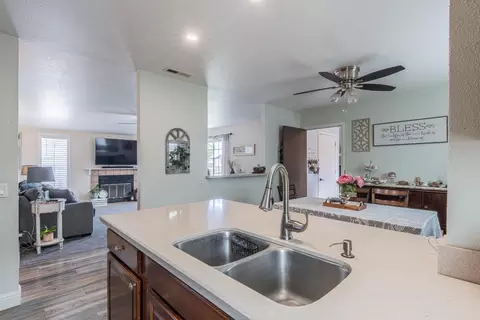 Kitchen - 400 Granada St, Soledad, CA 93960 photo 3 of 3