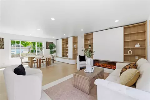 843 Hibiscus Ln, San Jose, CA 95117