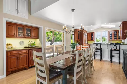 Dining - 335 13th Ave, Santa Cruz, CA 95062 photo 1 of 3